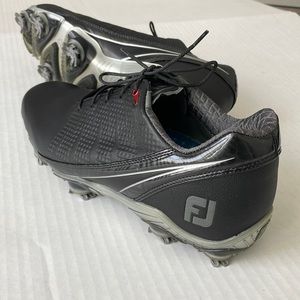 Men’s Black FootJoy golf shoes